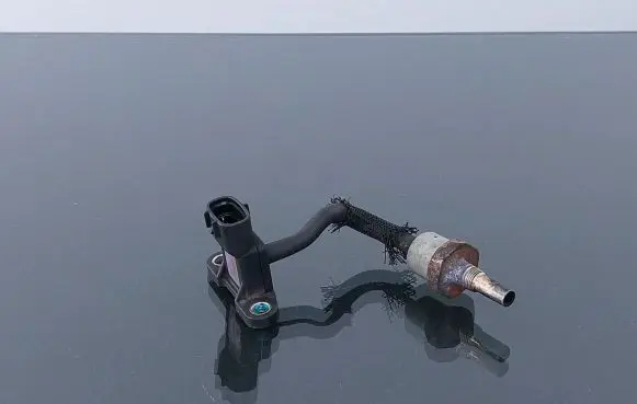 Fuel pressure sensor