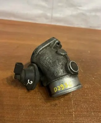 Audi A4 S4 B6 8E 8H Throttle valve 8D0145950C D3936