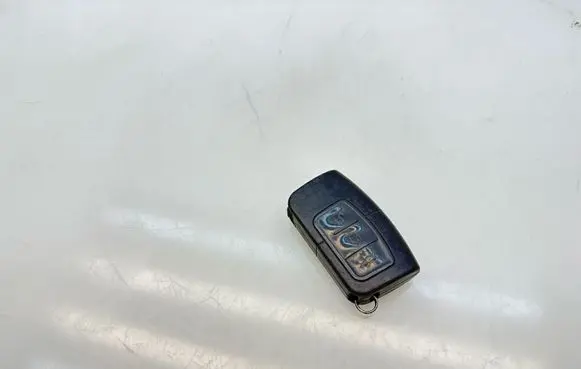Ford Kuga I Ignition key/card 