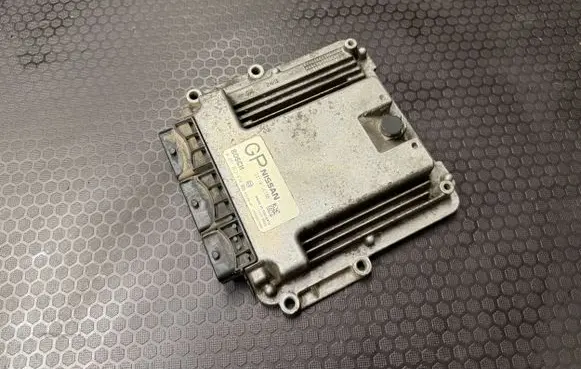 Nissan X-Trail T31 Engine control unit/module 23710JG78B 1039S21008 0281013874