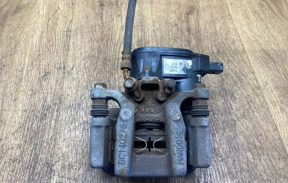 Hyundai Tucson TL Rear brake caliper BC140276