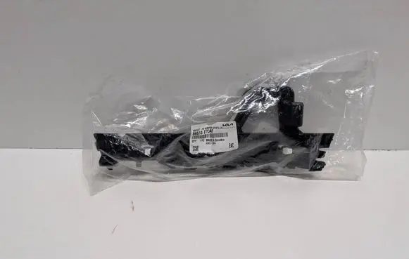 KIA Xceed Rear bumper mounting bracket 86613J7CA0