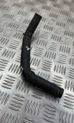 Volkswagen PASSAT B6 Engine coolant pipe/hose