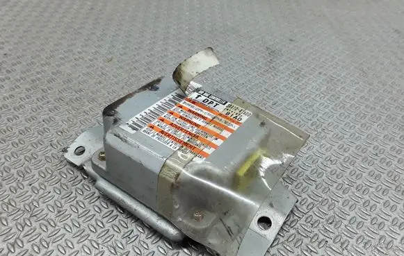 Suzuki Jimny Airbag control unit/module X6T47973 3891081AD0