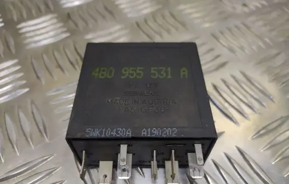 Volkswagen Bora Window wiper relay 4B0955531A