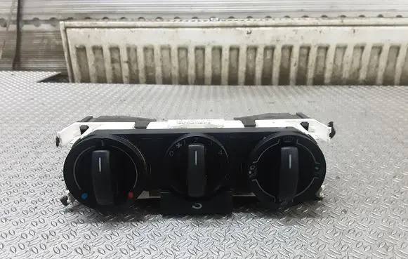 Volkswagen Fox Climate control unit 6Q0819045T