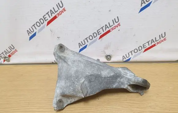 BMW 3 E92 E93 Engine mounting bracket 6764574 2211676457