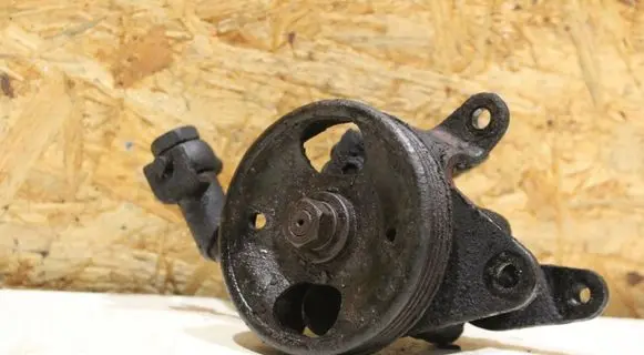 Nissan Cab Star Power steering pump mounting bracket CABSTAR
