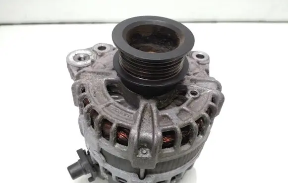 Volvo V40 Generator/alternator 30659580 0125812009