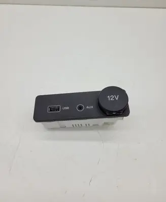 Jaguar XE USB socket connector FK7219C166CC