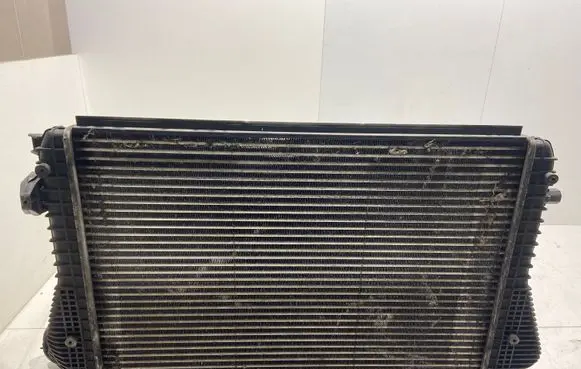 Skoda Octavia Mk2 (1Z) Intercooler radiator 1K0145803
