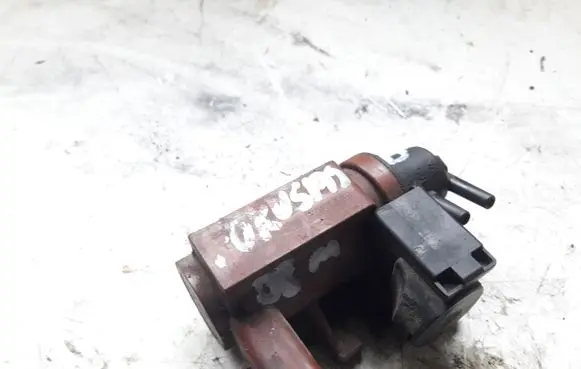 Ford Focus Vacuum valve 