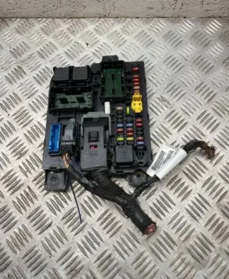 Dodge Durango II Fuse module 56049173AE 30959L