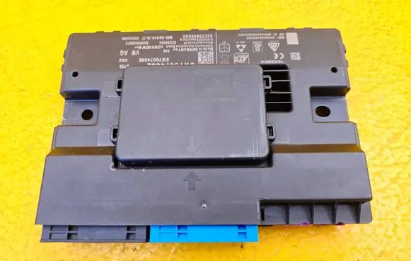 Audi Q7 4M Gateway control module 8W7907468E