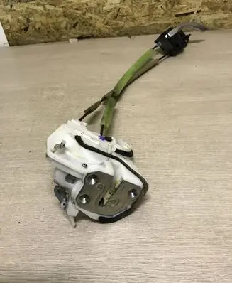 Mazda 3 II Rear door lock