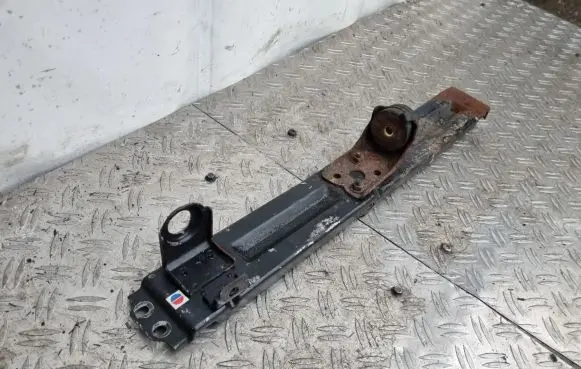 Toyota Land Cruiser (J100) Side radiator support slam panel 