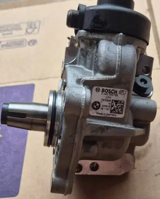 BMW 5 F10 F11 Fuel injection high pressure pump 0445010783