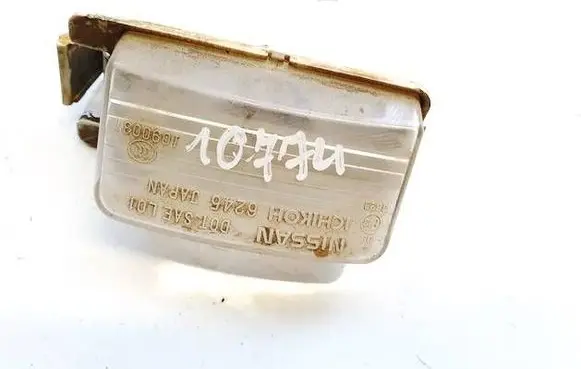Nissan Leaf I (ZE0) Number plate light 6245 i090037