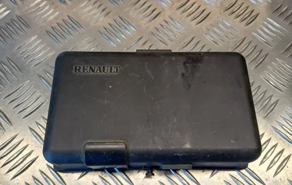 Renault Espace - Grand espace IV Fuse box cover 8200210898