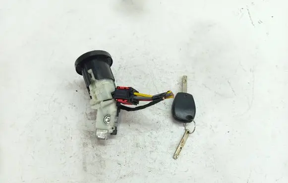 Renault Kangoo II Ignition lock 8200405701E C0344G571 2811334921