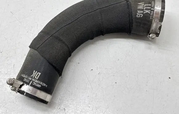 Porsche Cayenne (9Y0 9Y3) Intercooler hose/pipe 4M0145737AS
