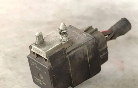 Dodge Journey Other relay 04692079AA VF435F21Z05 72472V