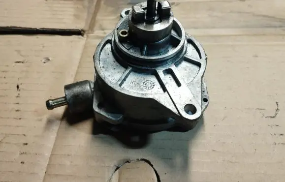 Chrysler PT Cruiser Vacuum pump A6642300165
