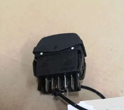 Citroen Xsara Picasso Electric window control switch 22681