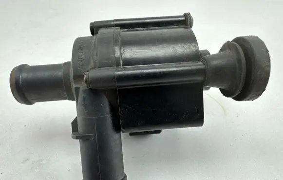 Audi A4 S4 B9 Electric auxiliary coolant/water pump 06H121601N