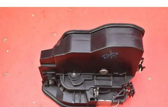 BMW 7 F01 F02 F03 F04 Front door lock 7229458