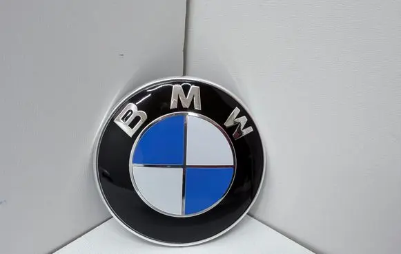 BMW 5 E60 E61 Manufacturer badge logo/emblem 813237505 10333410 20000263