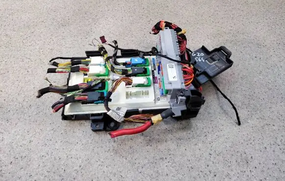 BMW 3 G20 G21 Central body control module 5a09db014 5a09db0 35-5a09db0-01