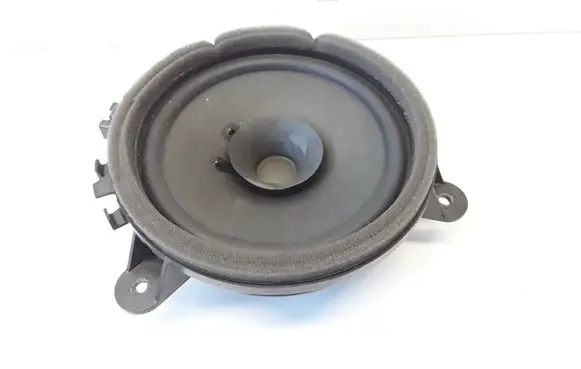 Volvo S60 High frequency speaker in the rear doors 30657444
