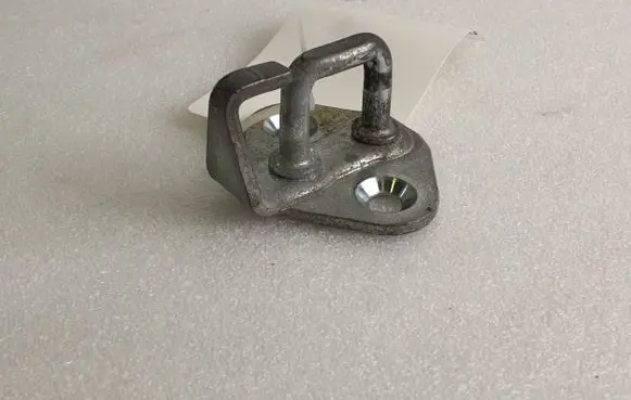 Hummer H3 Rear door lock loop/hook striker 7N06