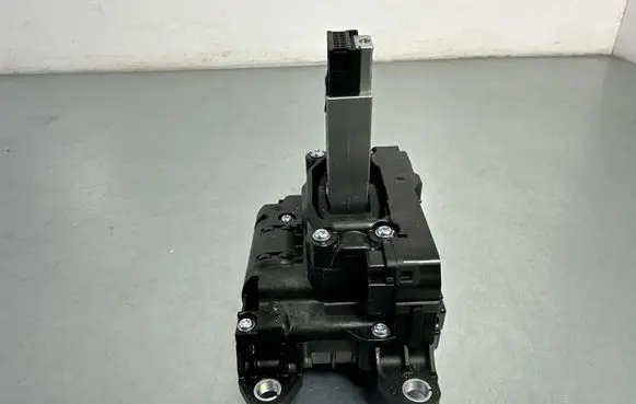 Volkswagen Touareg III Gear shifter/selector 4M1713041G