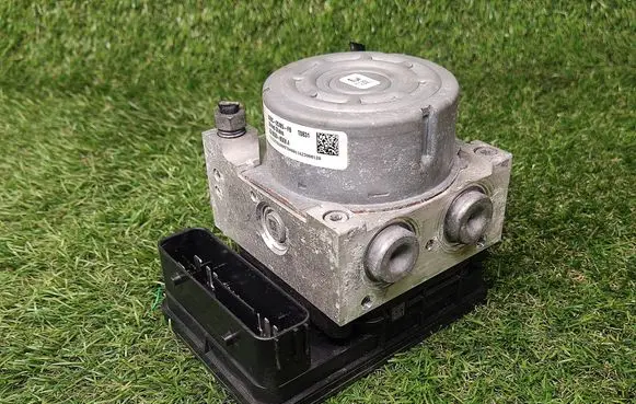Ford Fiesta ABS Pump D2BC2C405FB