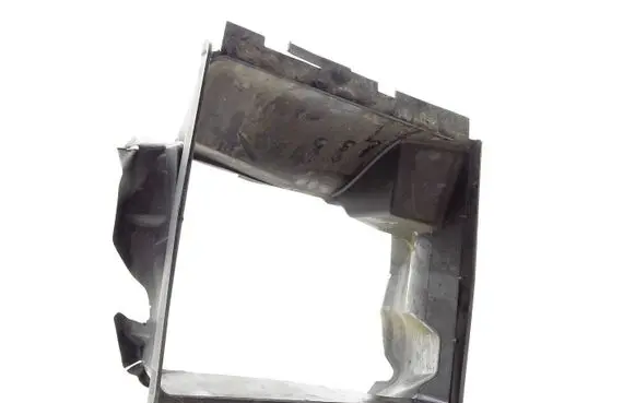 Volkswagen Touareg II Intercooler air channel guide 7P6117336