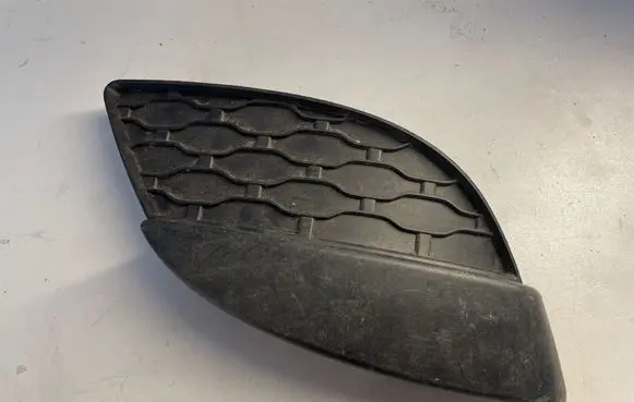 Renault Twingo II Front fog light trim/grill