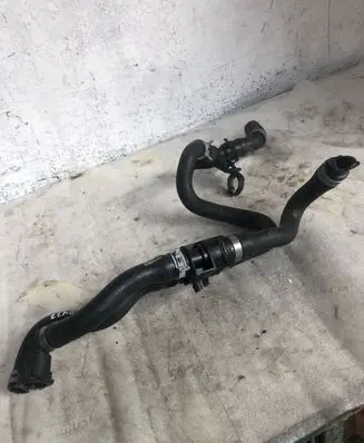 Volvo XC40 Engine coolant pipe/hose 32252121
