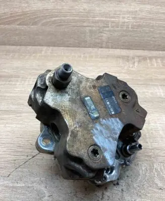 BMW X5 E70 Fuel injection high pressure pump 7798333 0445010146