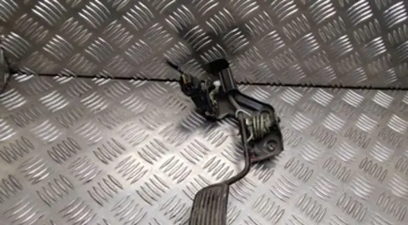 Toyota Avensis Verso Accelerator throttle pedal A3120