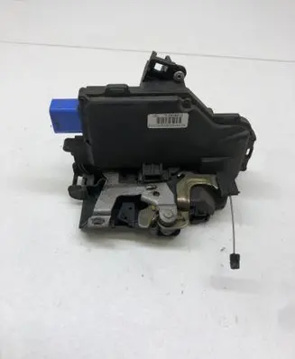Seat Altea Rear door lock 7L0839015