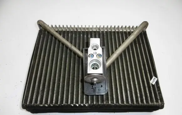 Volvo XC90 A/C cooling radiator (condenser)