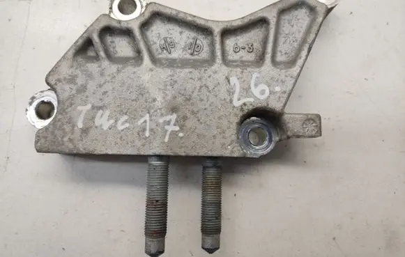 Hyundai Tucson TL Engine mounting bracket