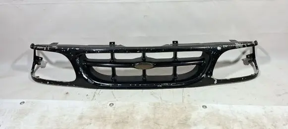 Ford Explorer Front bumper upper radiator grill F57B8200AJ