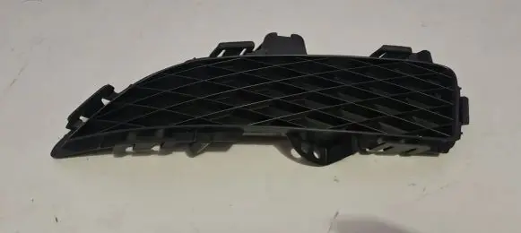Mazda 3 I Front bumper lower grill BP4K50C21