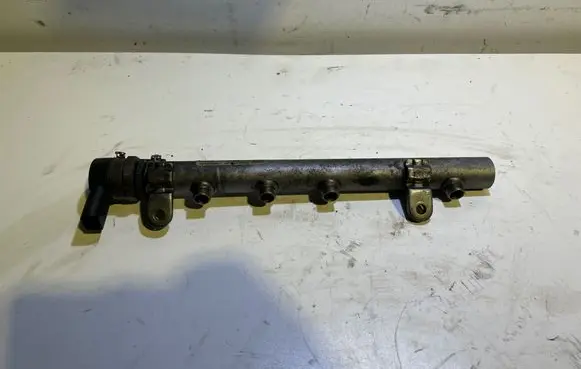 Mercedes-Benz E W211 Fuel main line pipe A6110780449 25520733 0281002494