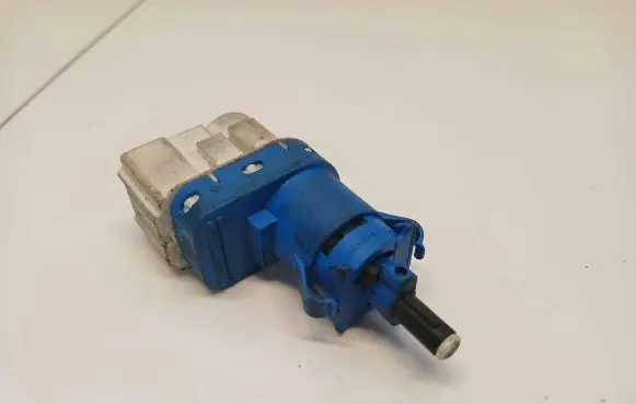Land Rover Discovery 3 - LR3 Brake pedal sensor switch 3S5T9G854AA