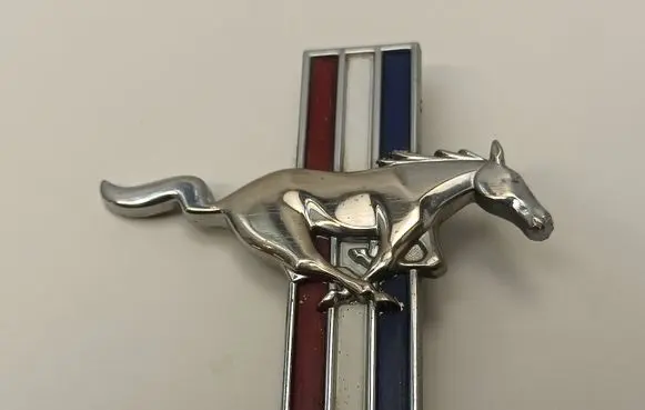 Ford Mustang IV Fender model badge letters 