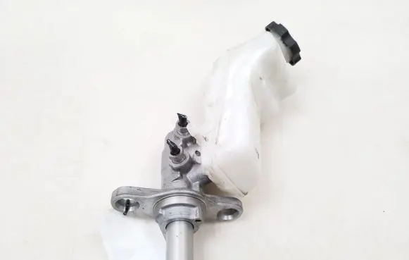 Opel Insignia B Master brake cylinder